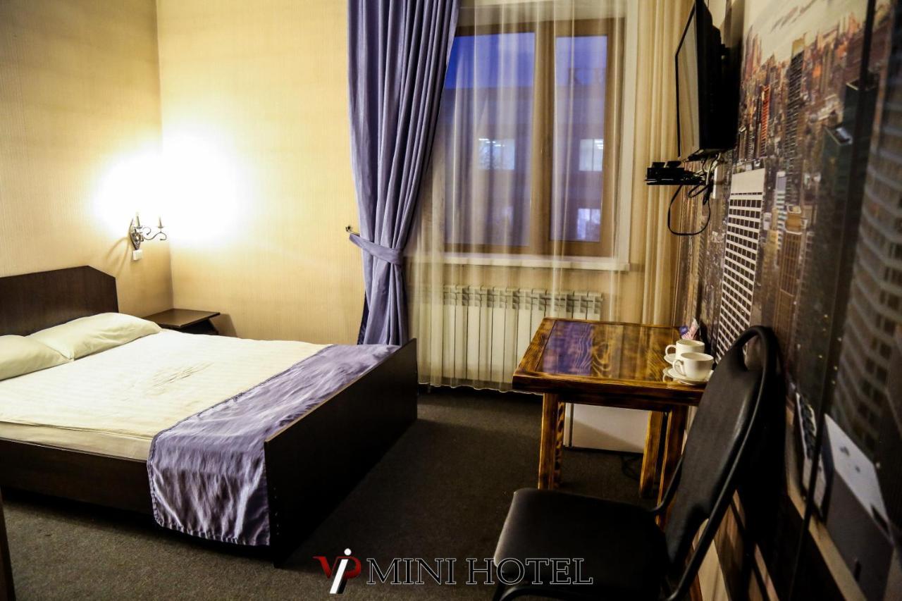 Vip Mini Hotel Семей Екстериор снимка