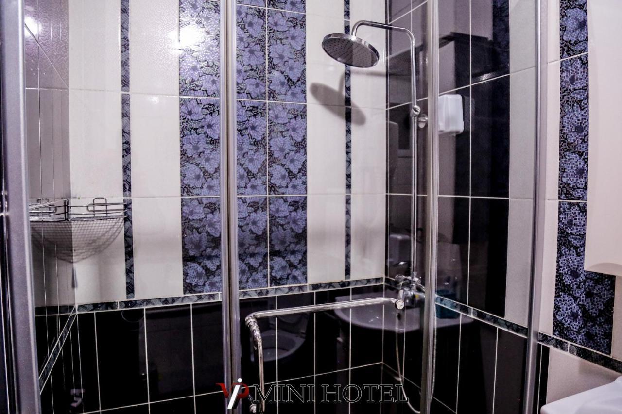 Vip Mini Hotel Семей Екстериор снимка