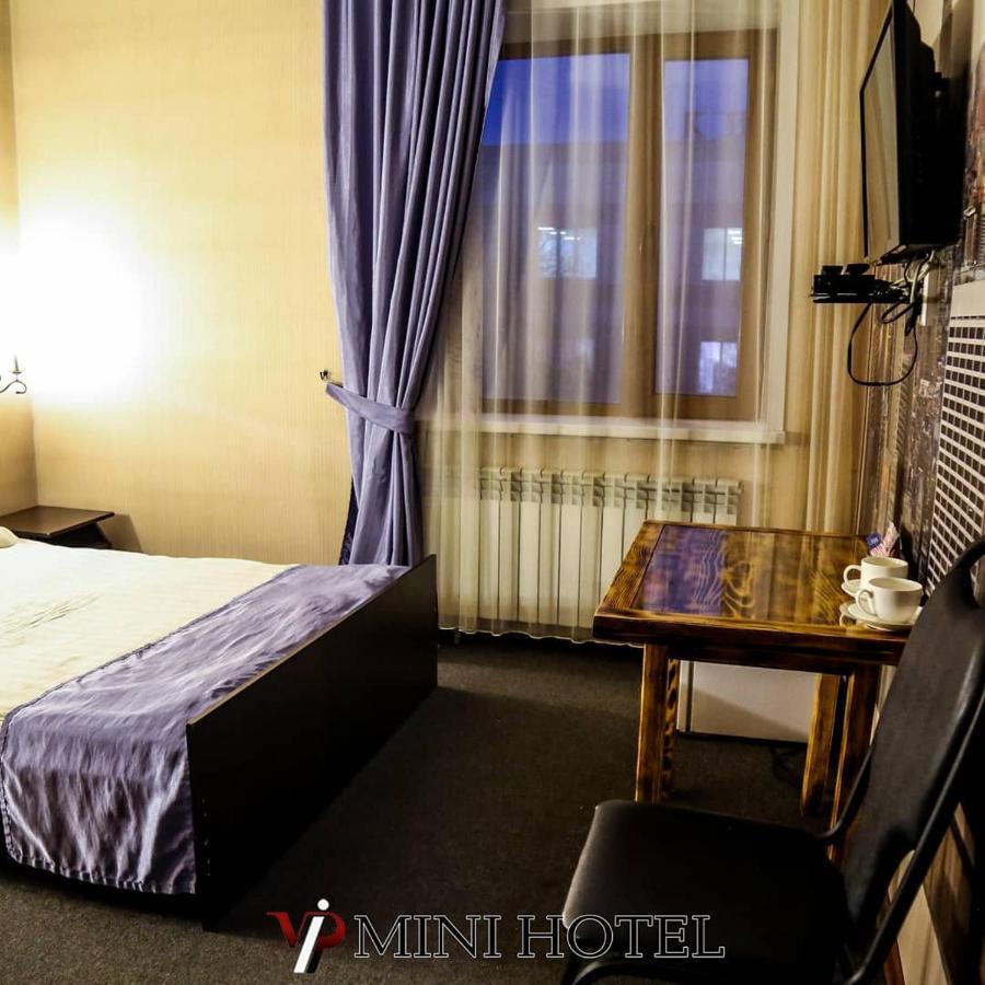 Vip Mini Hotel Семей Екстериор снимка