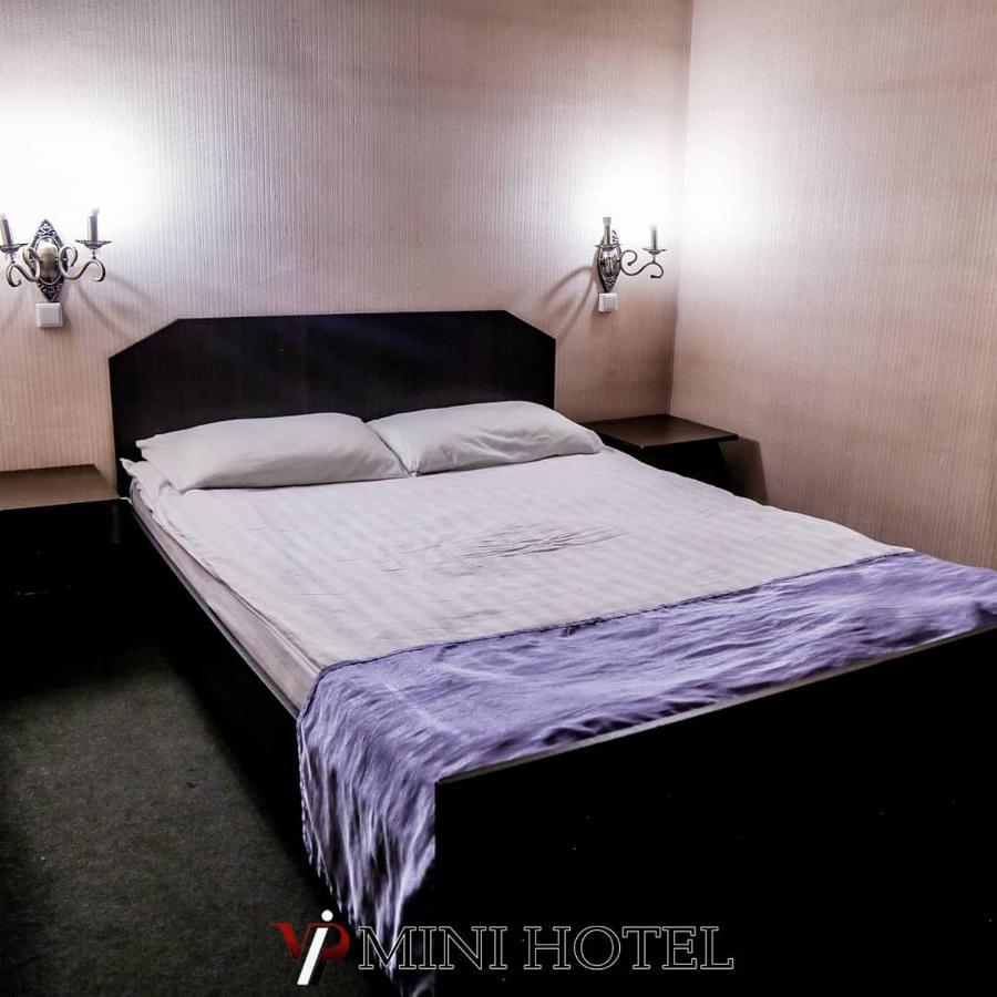Vip Mini Hotel Семей Екстериор снимка