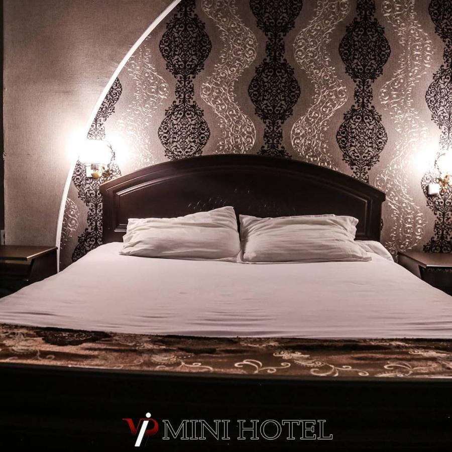 Vip Mini Hotel Семей Екстериор снимка