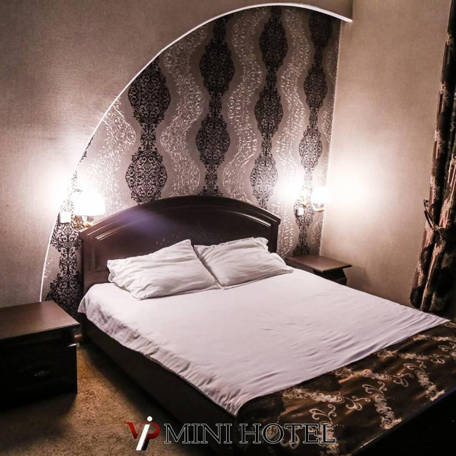 Vip Mini Hotel Семей Екстериор снимка