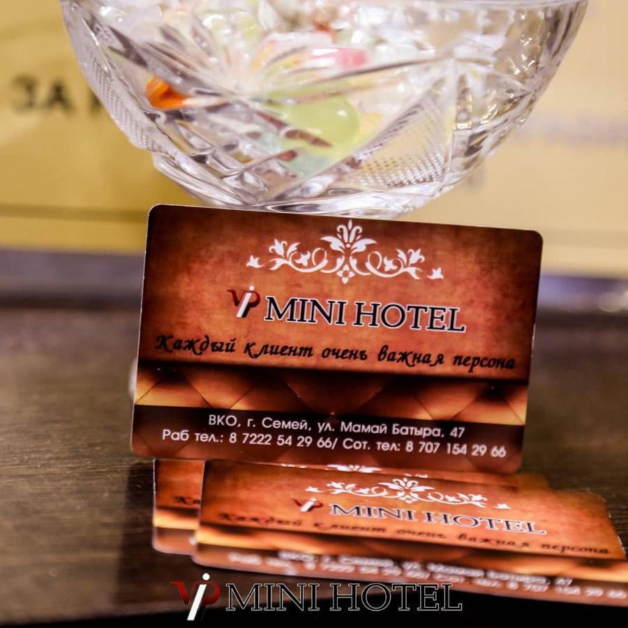 Vip Mini Hotel Семей Екстериор снимка