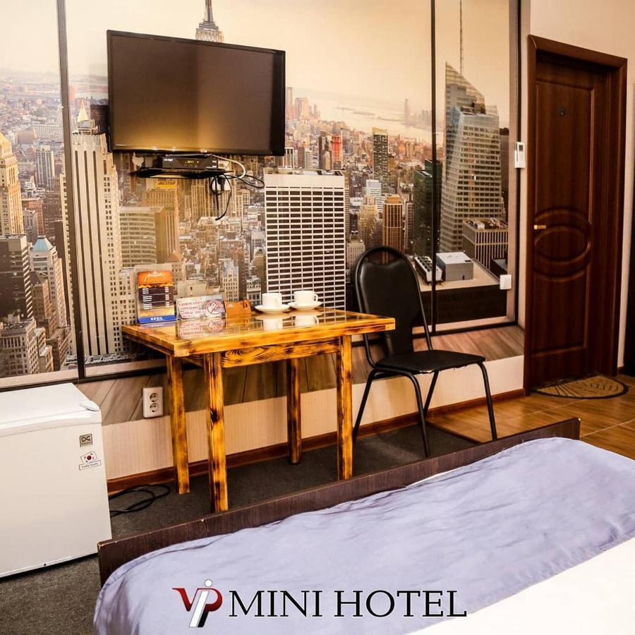 Vip Mini Hotel Семей Екстериор снимка