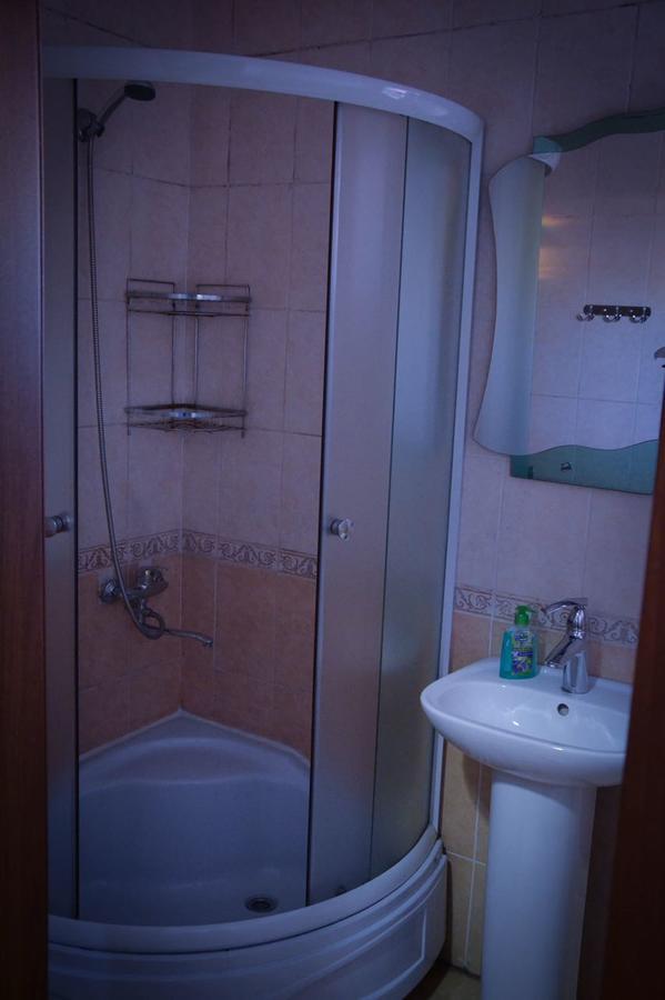 Vip Mini Hotel Семей Екстериор снимка