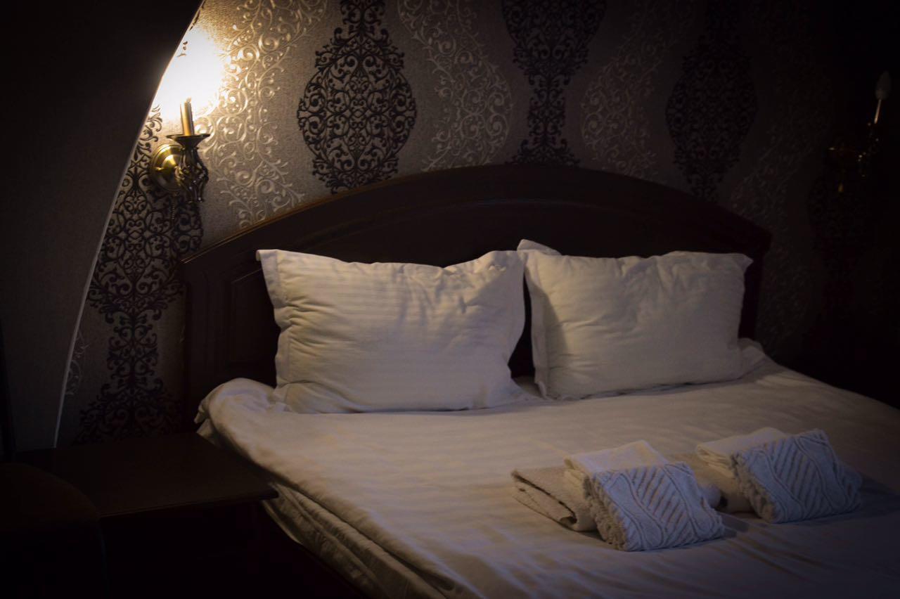 Vip Mini Hotel Семей Екстериор снимка
